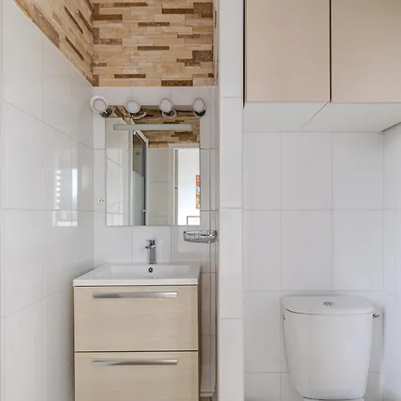 Apartment Centre- Parking - Airport 10min