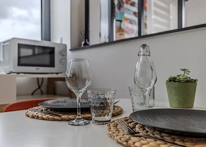 Centre- Parking - Airport 10min Apartment *