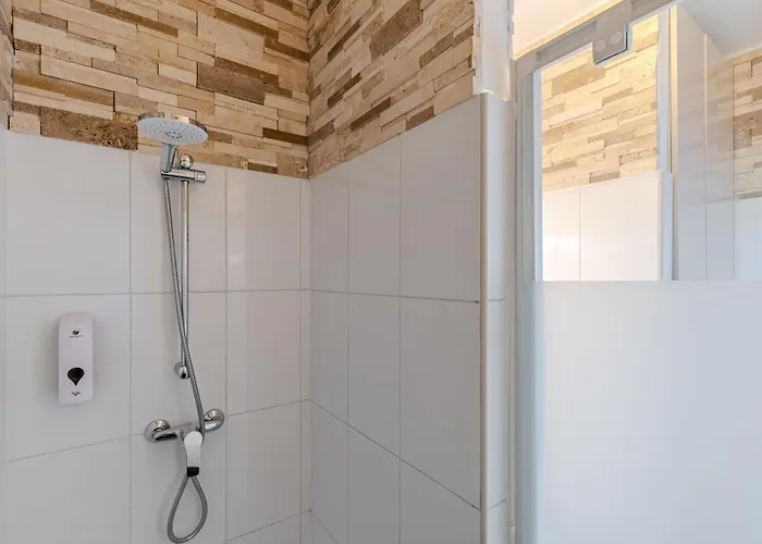 Apartment Centre- Parking - Airport 10min *