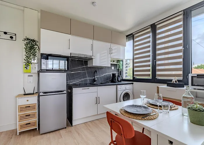 Centre- Parking - Airport 10min